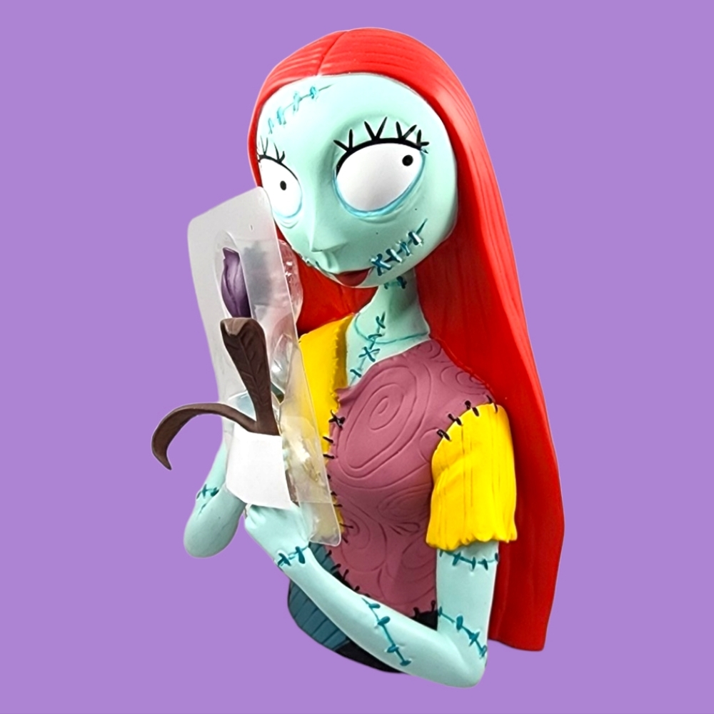 Sally Bust Bank PVC - Picture 3 of 11